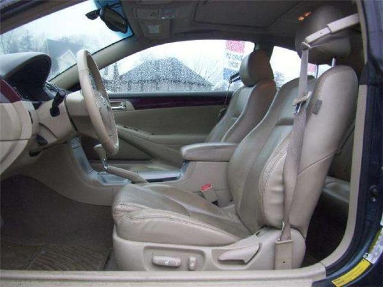 Used 2004 Toyota Solara SLE V6 for sale in Ottawa, ON