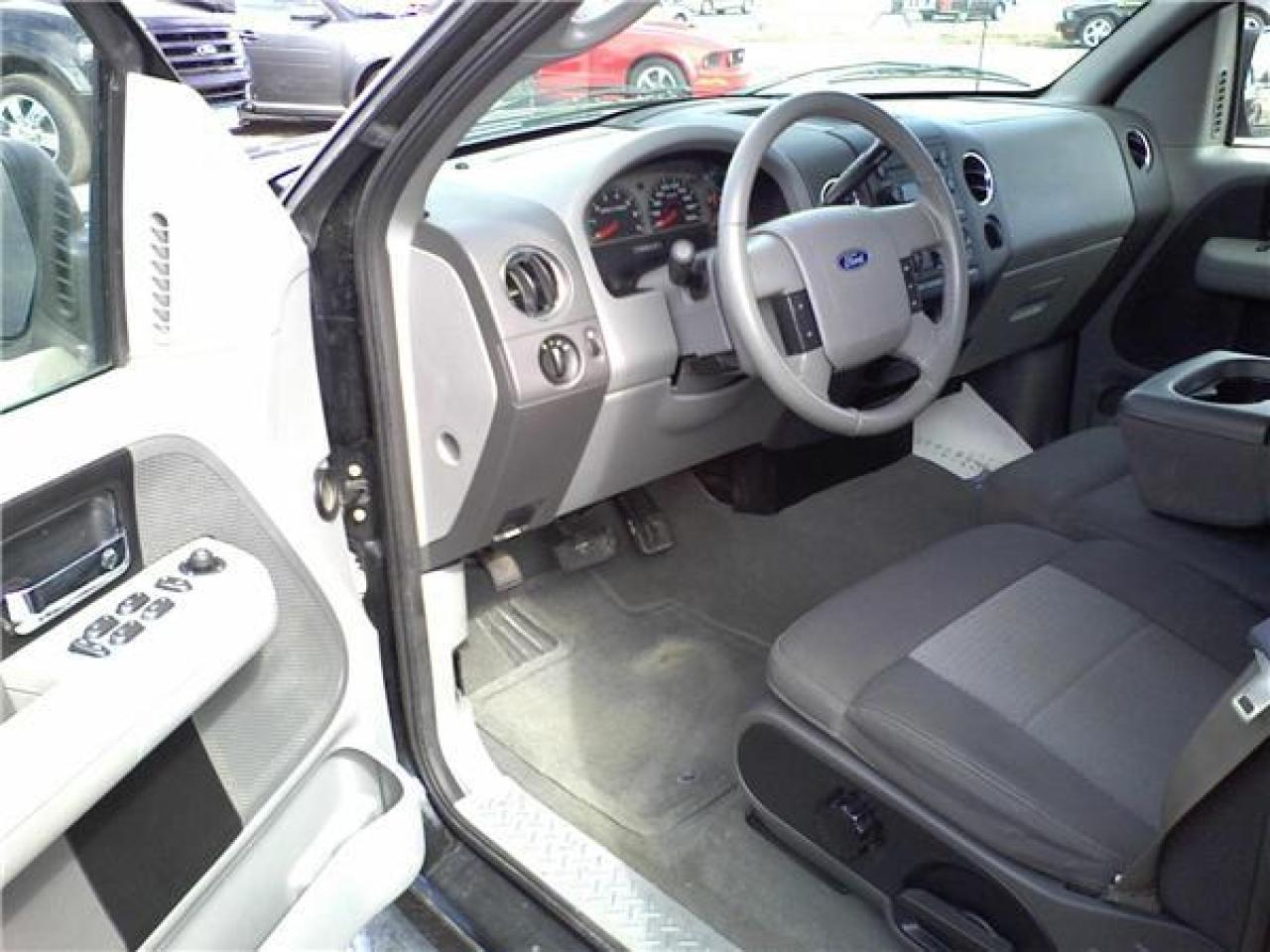 Used 2006 Ford F-150 XLT for sale in Windsor, ON