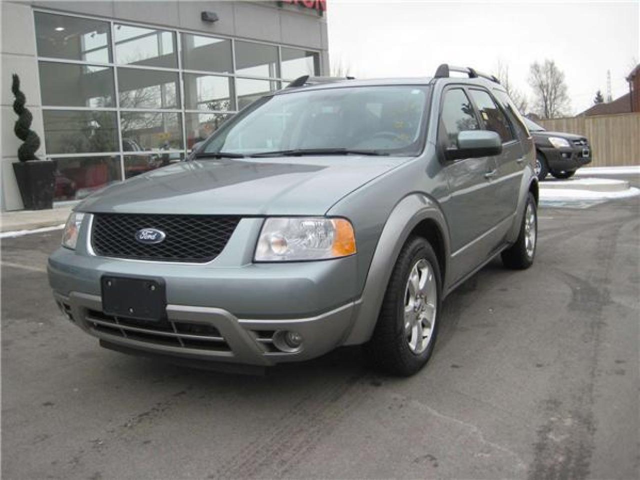Used 2006 Ford Freestyle SE for sale in Hamilton, ON