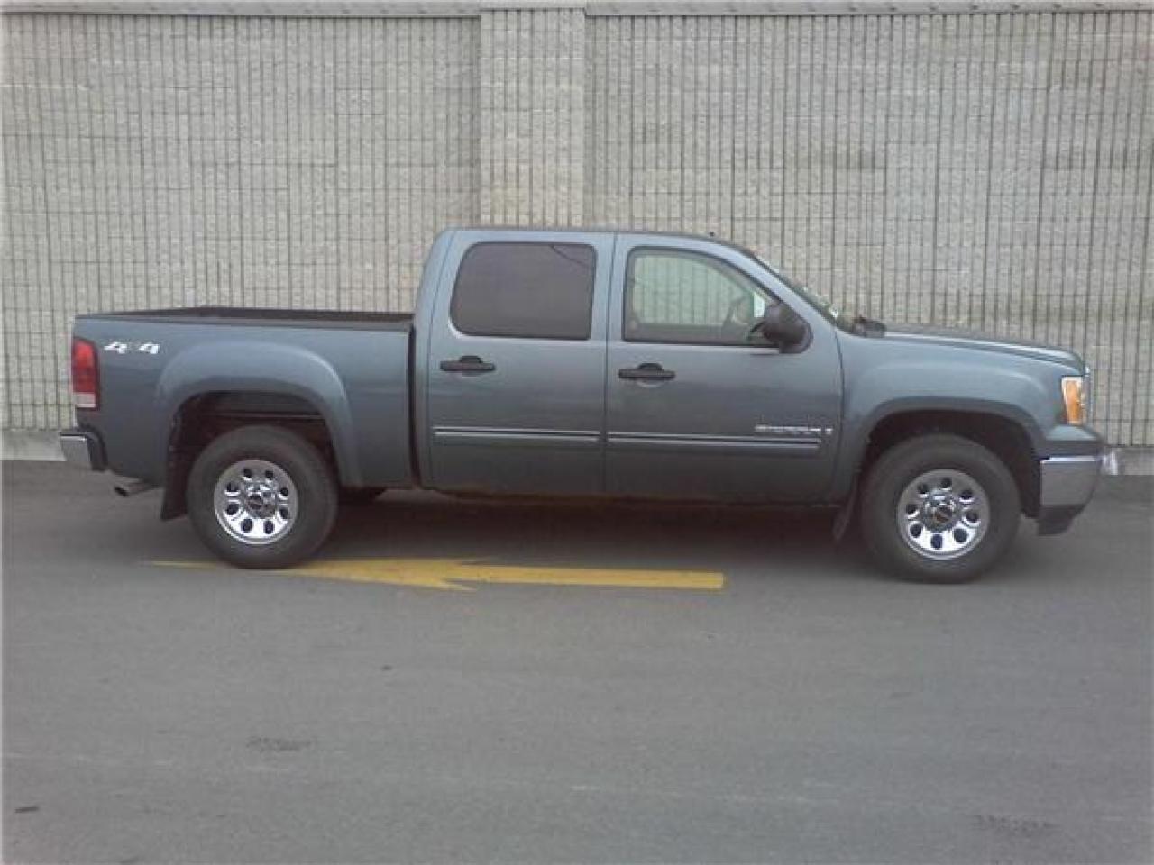 Used 2009 GMC Sierra 1500 SLE for sale in Orleans, ON