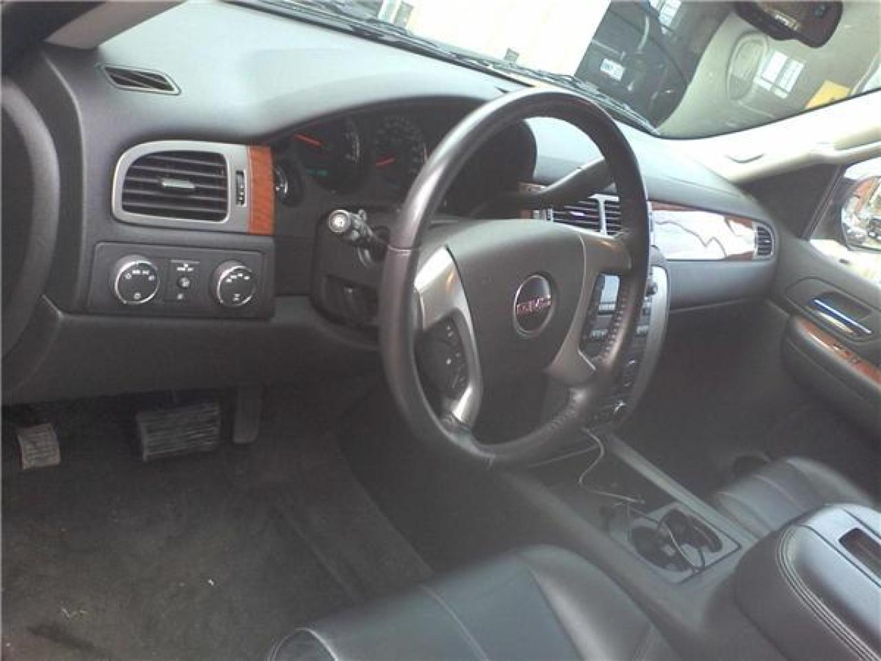 Used 2008 GMC Yukon SLT SUV  for sale in Ottawa, ON