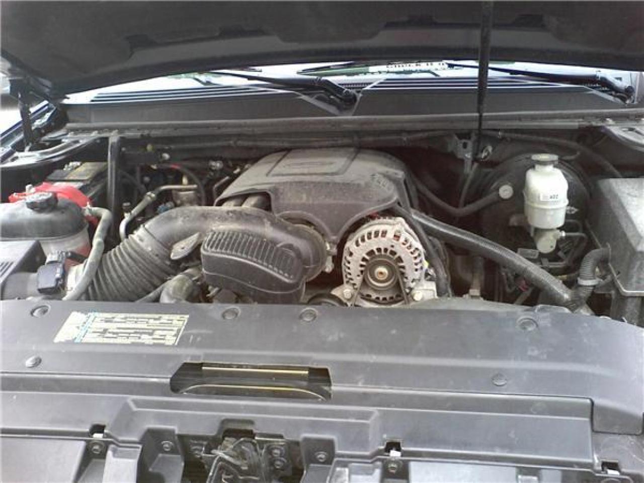 557324