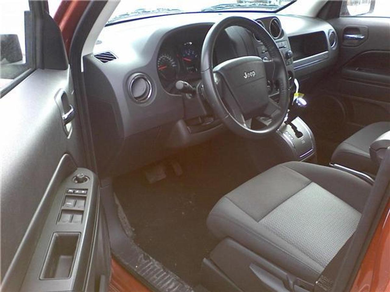 RARE! RARE!
THIS IS A 4 X 4 PATRIOT SPORT WITH ONLY 30000KM
