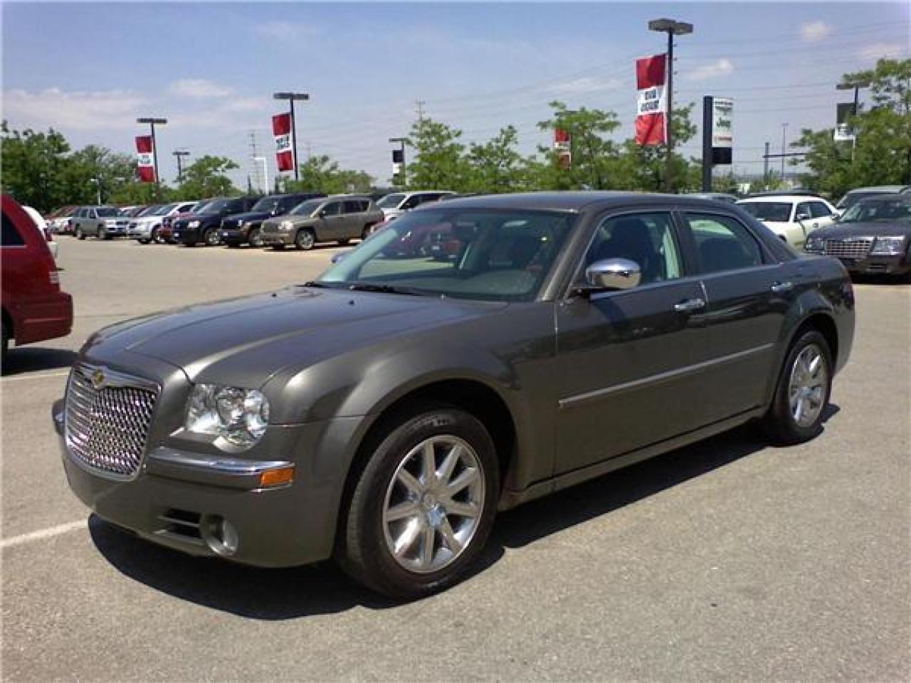 Used 2009 Chrysler 300 LIMITED for sale in Mississauga, ON