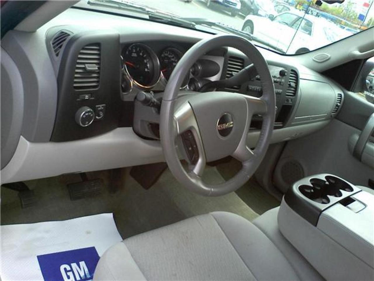 Used 2009 GMC Sierra 1500  Crew Cab  for sale in Ottawa, ON