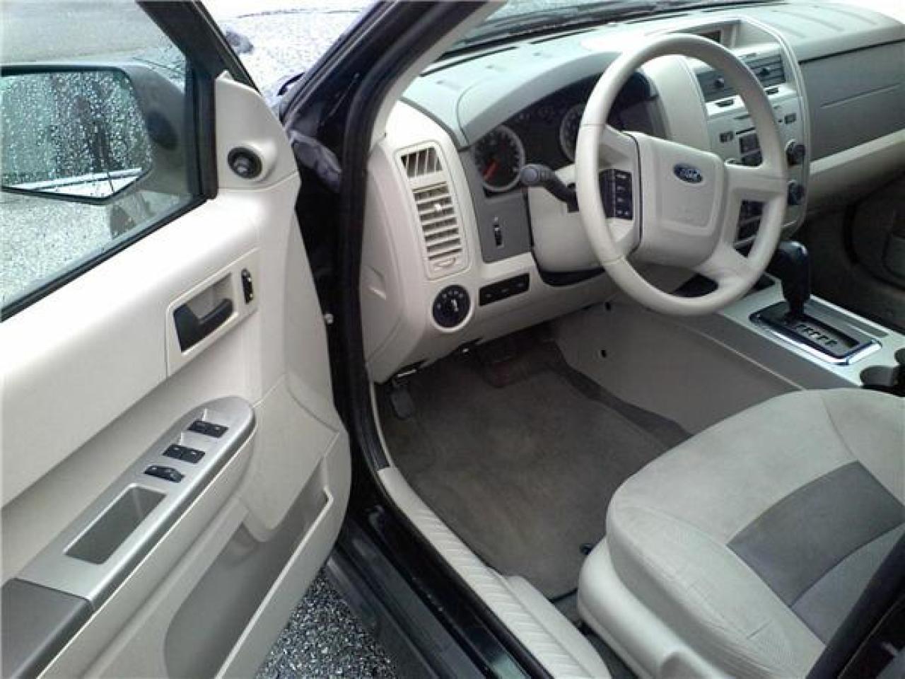 Used 2008 Ford Escape XLT for sale in Windsor, ON