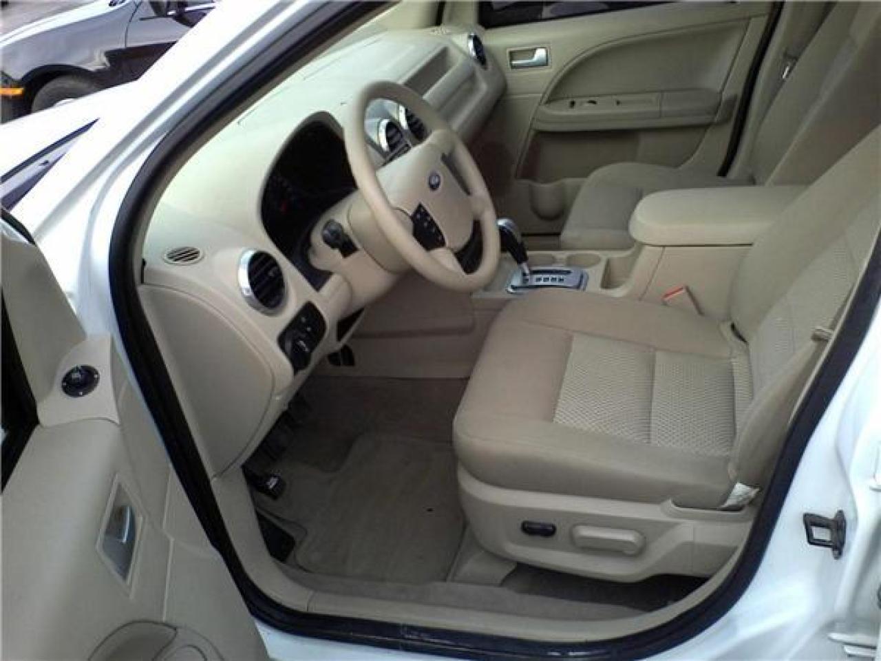 Used 2006 Ford Freestyle SE for sale in Windsor, ON