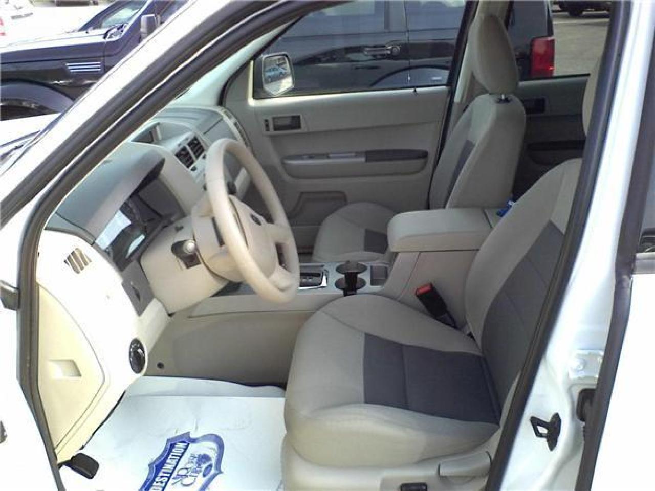 Used 2008 Ford Escape XLT for sale in Windsor, ON