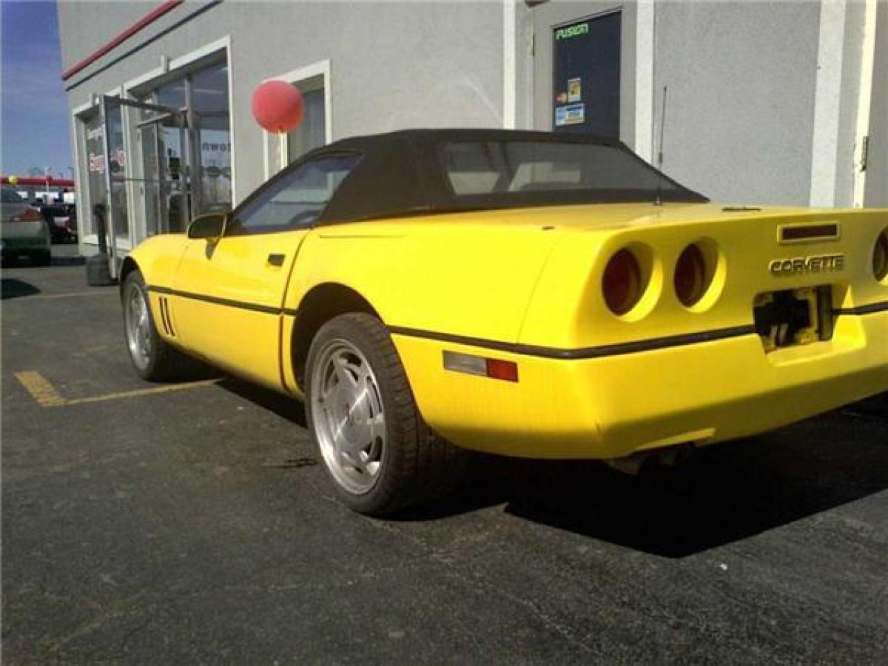 587811