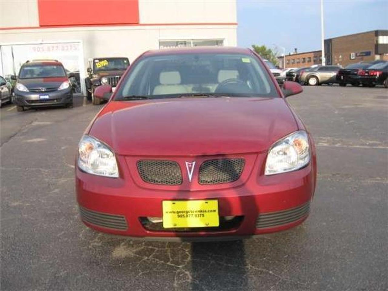 WOW LOOK AT THIS CAR ONE OWNER RECENT TRADE WHY BUY NEW WELL MAINTAINED WITH REMAINDER OF FACORTY WAARRANTY PLUS FREE OIL FOR LIFE!!! 

Options

    * AM/FM Stereo
    * Air Conditioning
    * CD Player
    * Cloth Interior
    * Dual Airbag
    * Split Folding Rear Seats