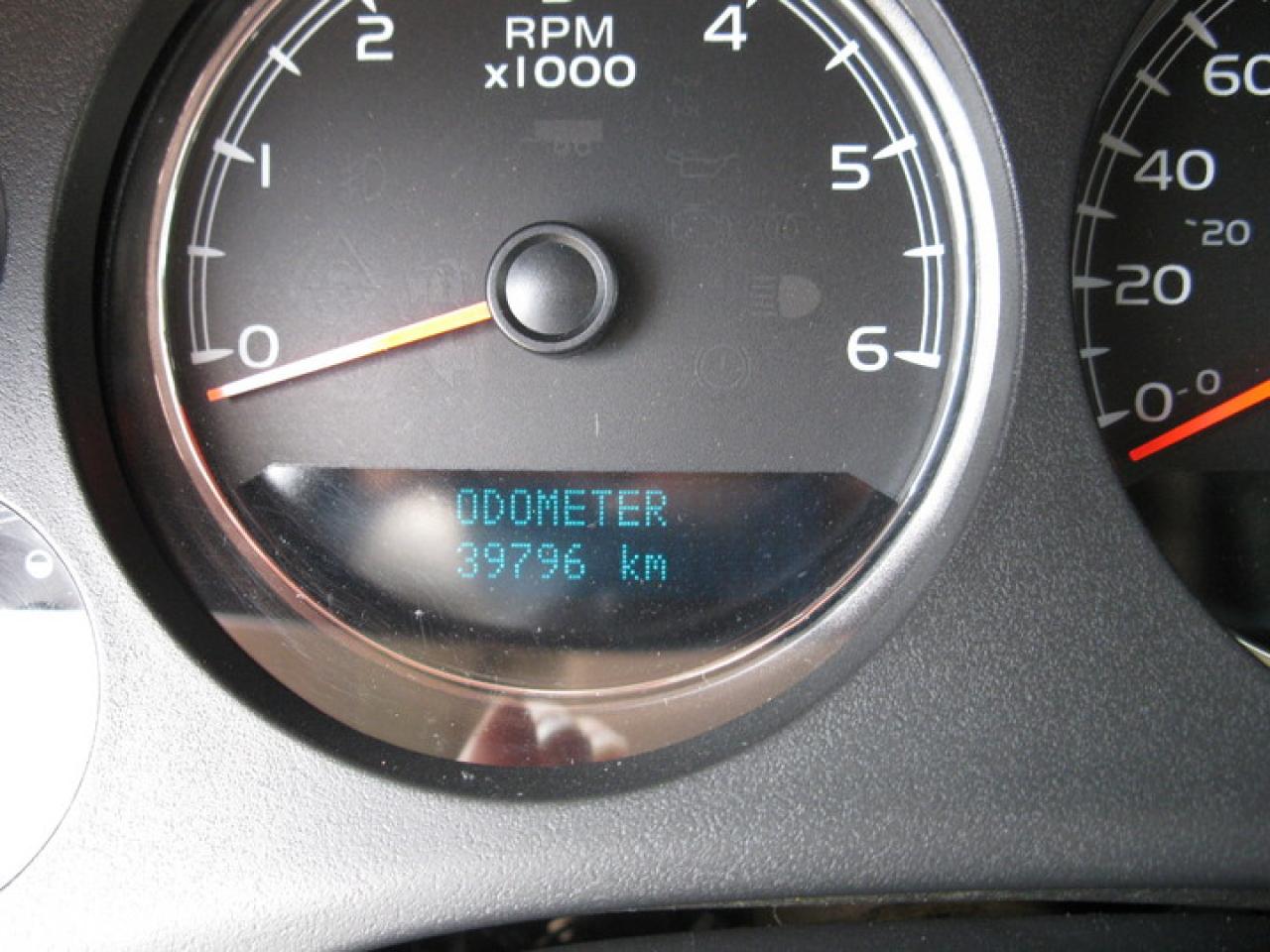 600296