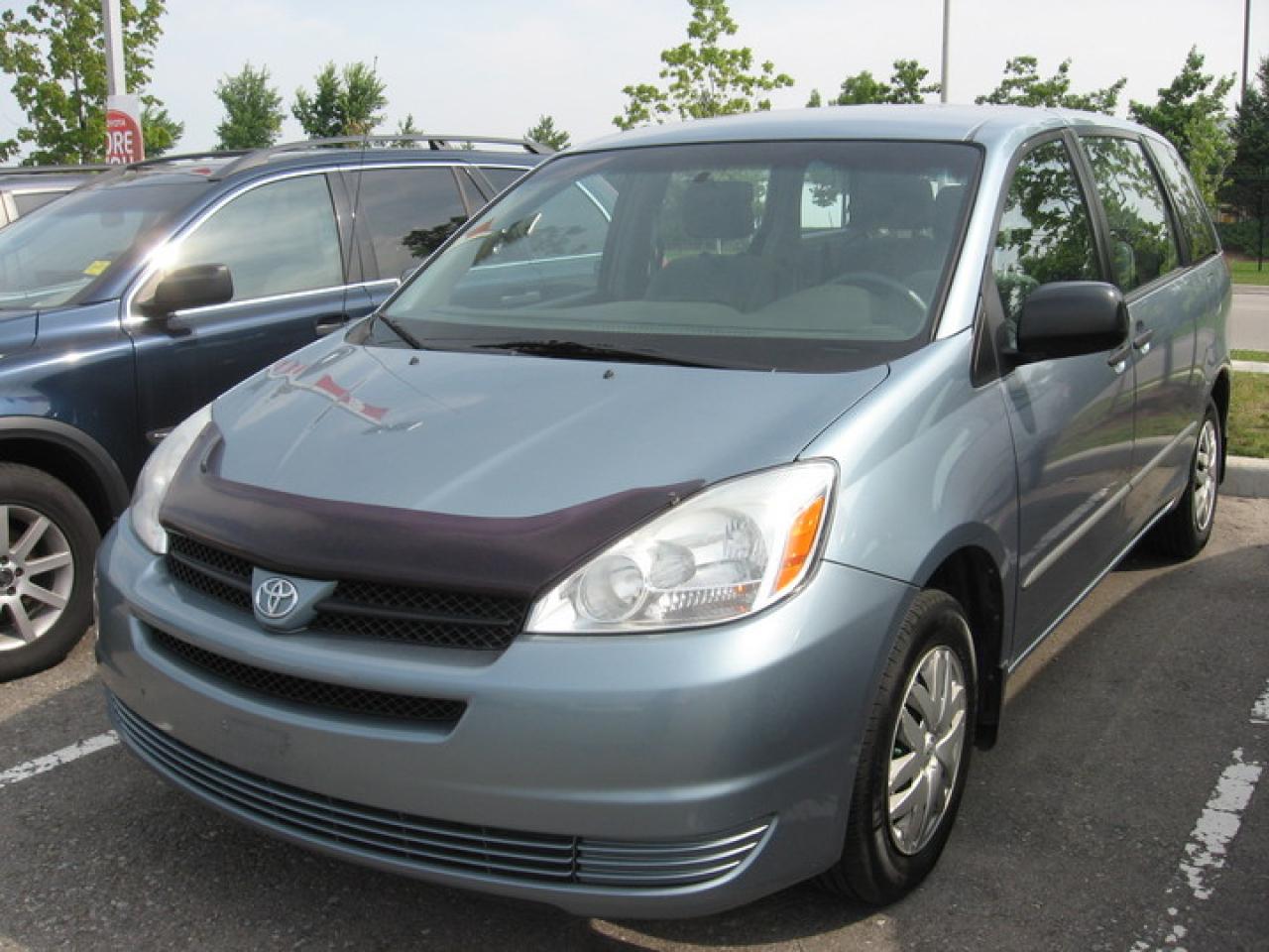 Used 2004 Toyota Sienna  for sale in Brampton, ON