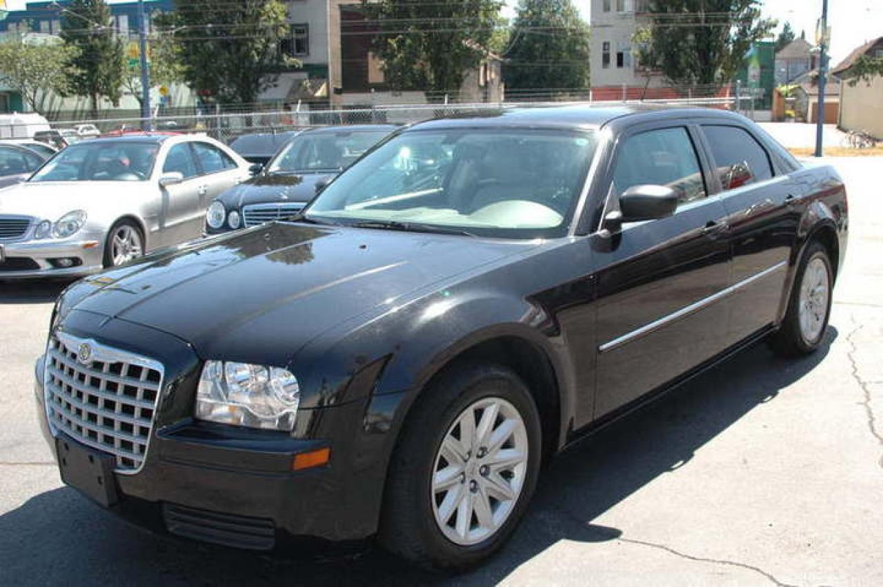 Used 2008 Chrysler 300 LX for sale in Vancouver, BC