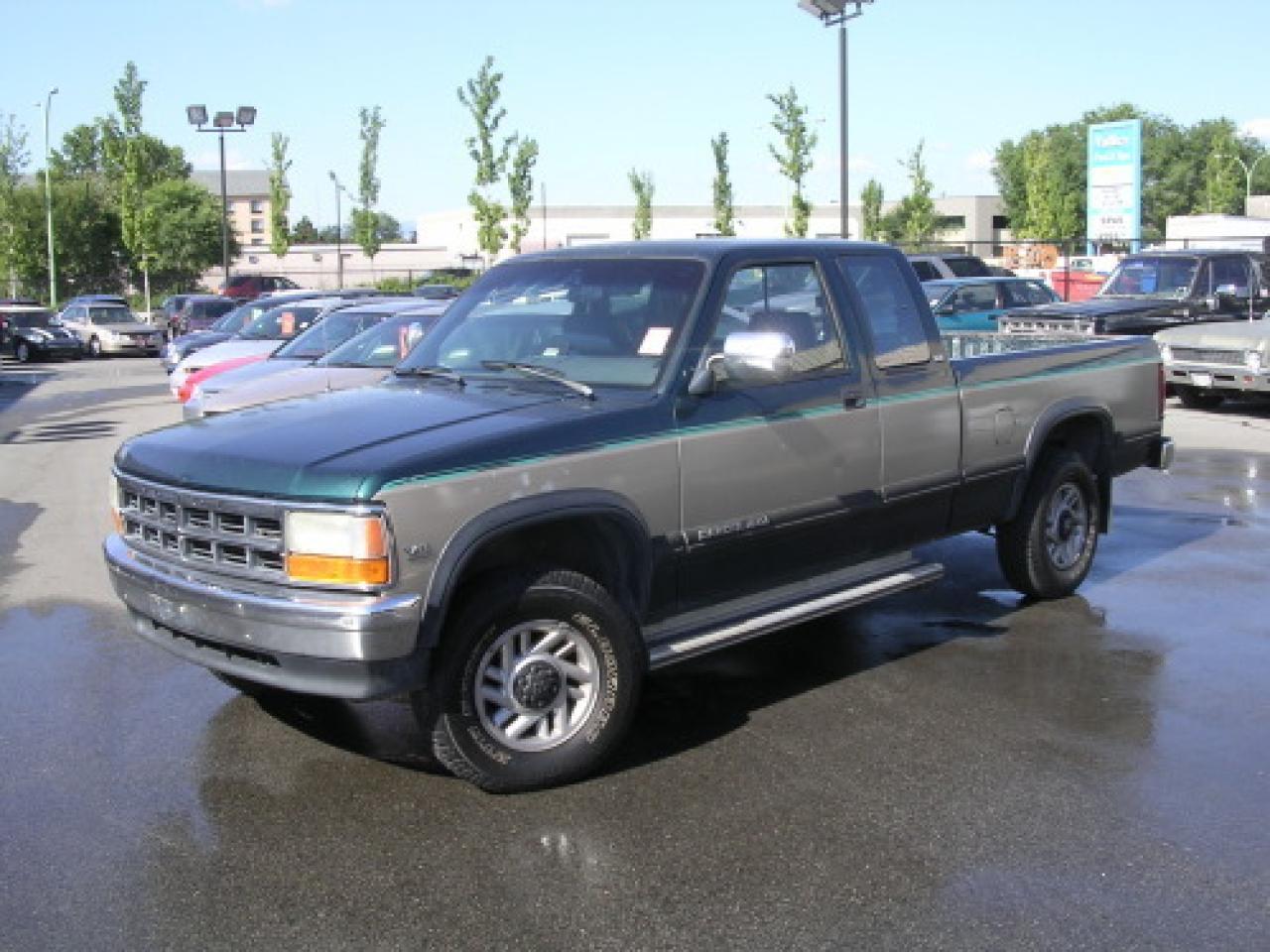 Used 1993 Dodge Dakota Club Cab LE 4X4 for sale in West Kelowna, BC