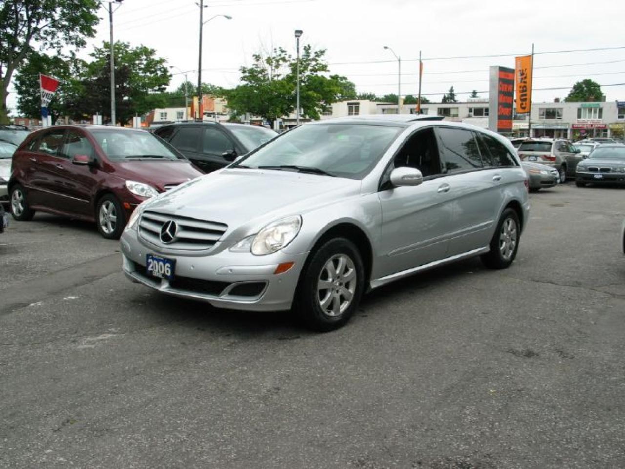Used 2006 Mercedes-Benz R 350 **FACTORY NAVIGATION***DVD***PANORAMIC ROOF** for sale in Toronto, ON
