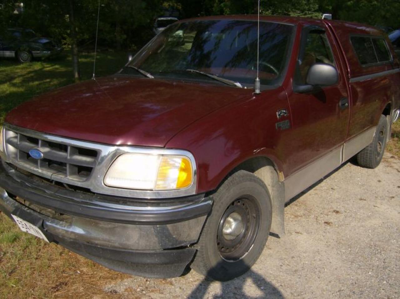Used 1997 Ford F-150 two tone paint for sale in Lisle, ON