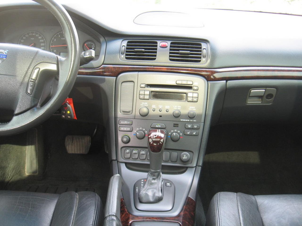 600891.9513328