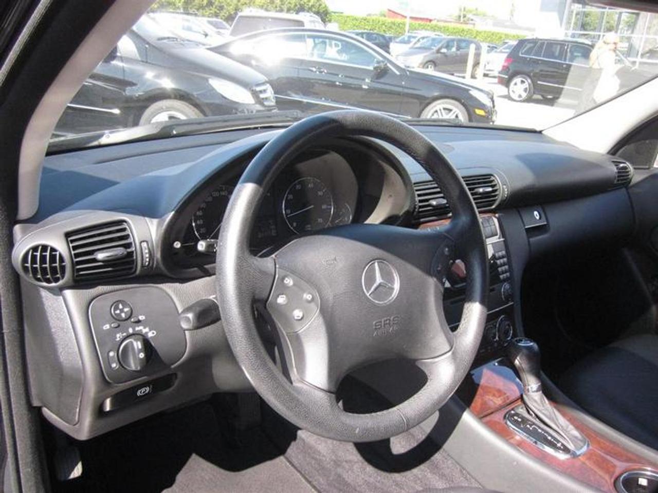 600941.9798177