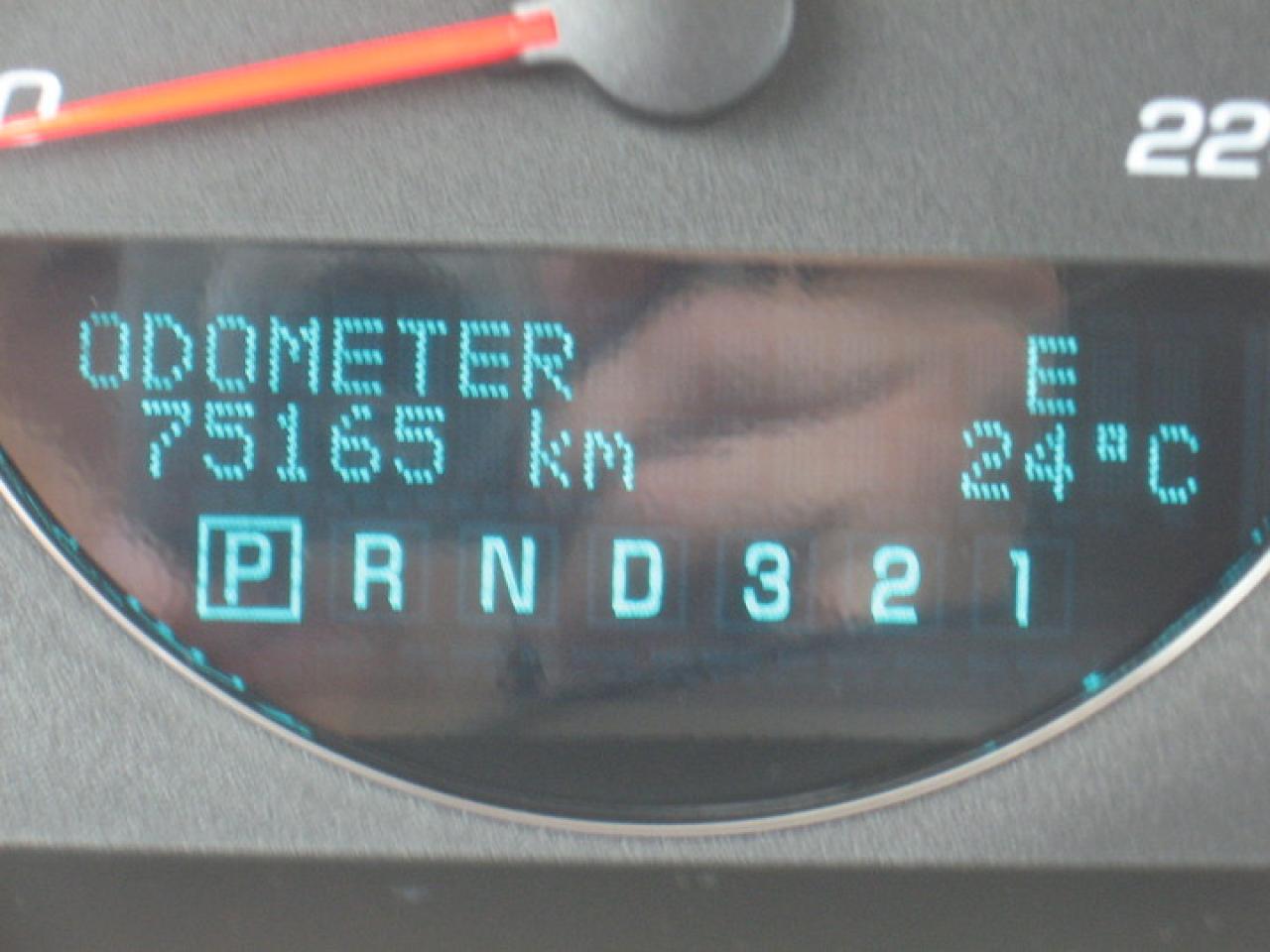 600945