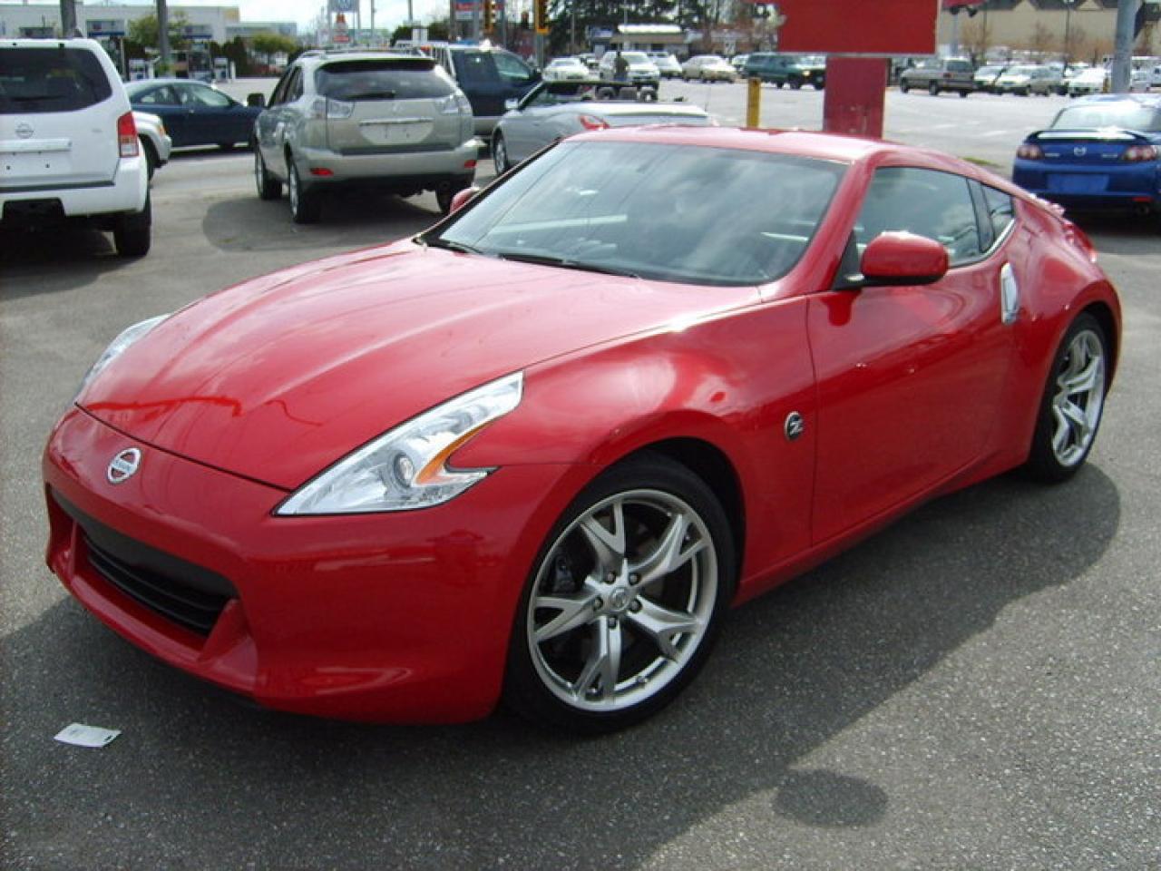 Used 2009 Nissan 370z Touring , Nav , Sport Pkg for sale in Langley, BC