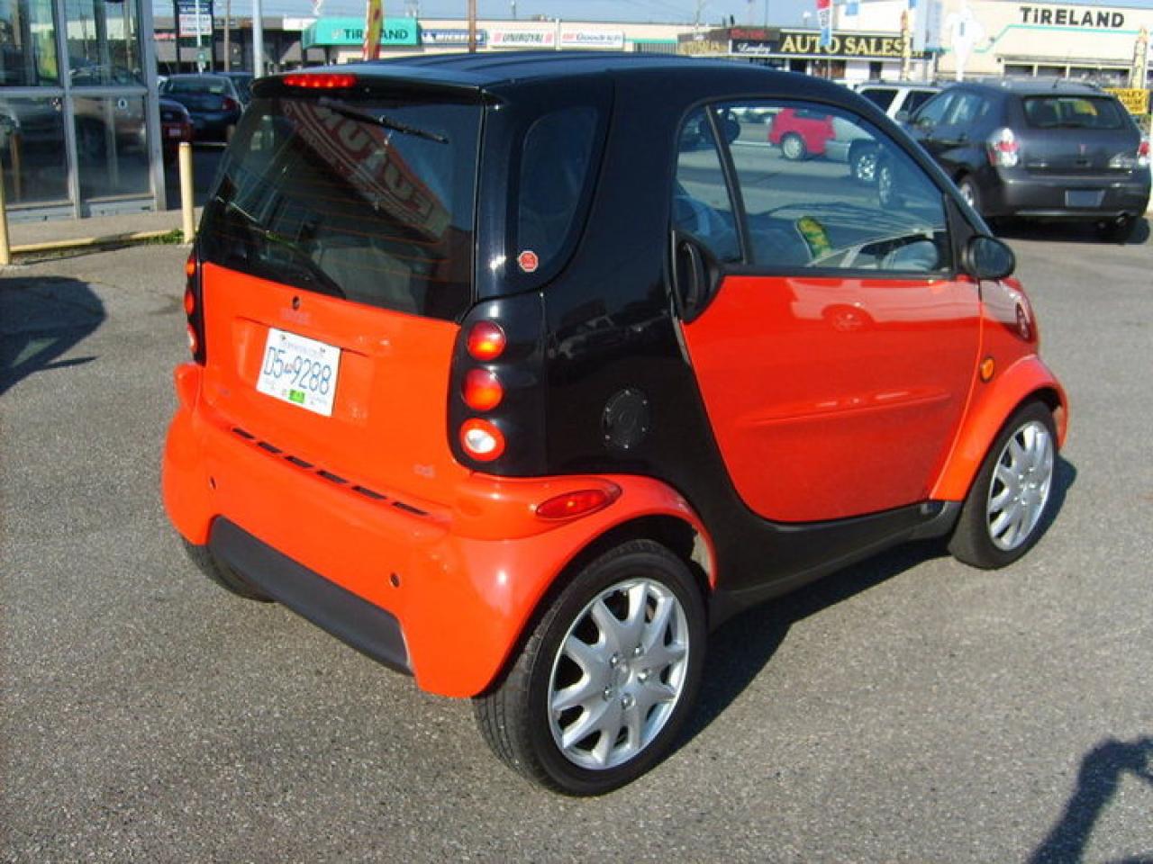 601300