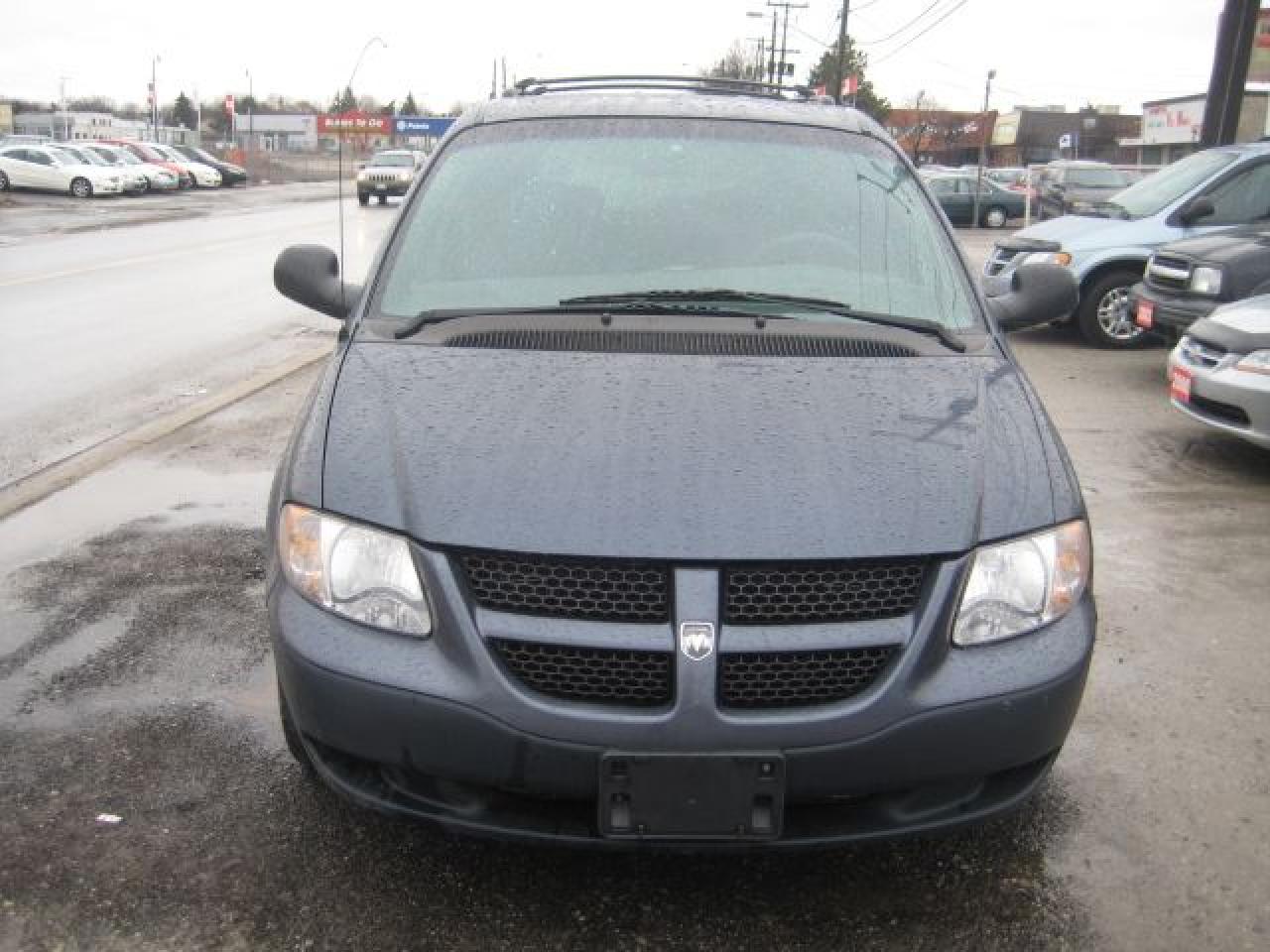 Used 2002 Dodge Caravan SE for sale in Brampton, ON