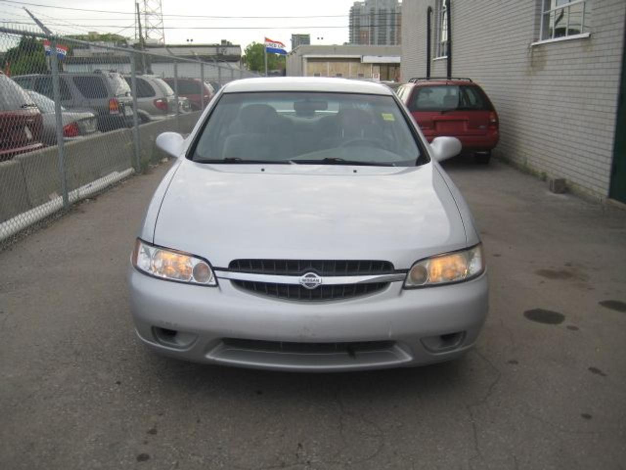 Used 2001 Nissan Altima GXE for sale in Brampton, ON