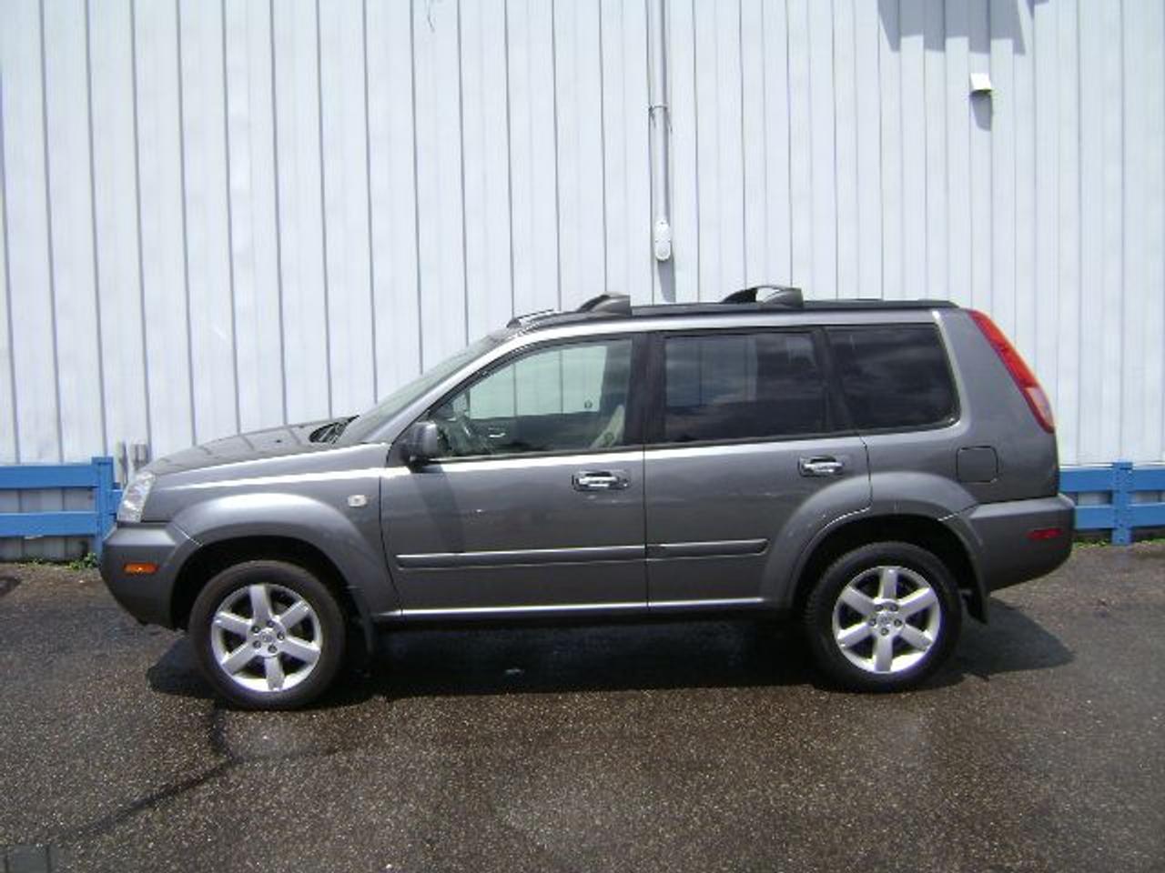 This Canadian SUV includes an accident free CARPROOF history report, balance of factory warranty, and is guaranteed lien free. Buy with Confidence - Non-commissioned sales staff! Family Owned Business for Over 30 Years! Trade-ins welcome. Fill out our online credit application 24/7 at www.qualitycarsales.com to get pre-approved! Price/payments(OAC)+ taxes & licensing. Call for details!