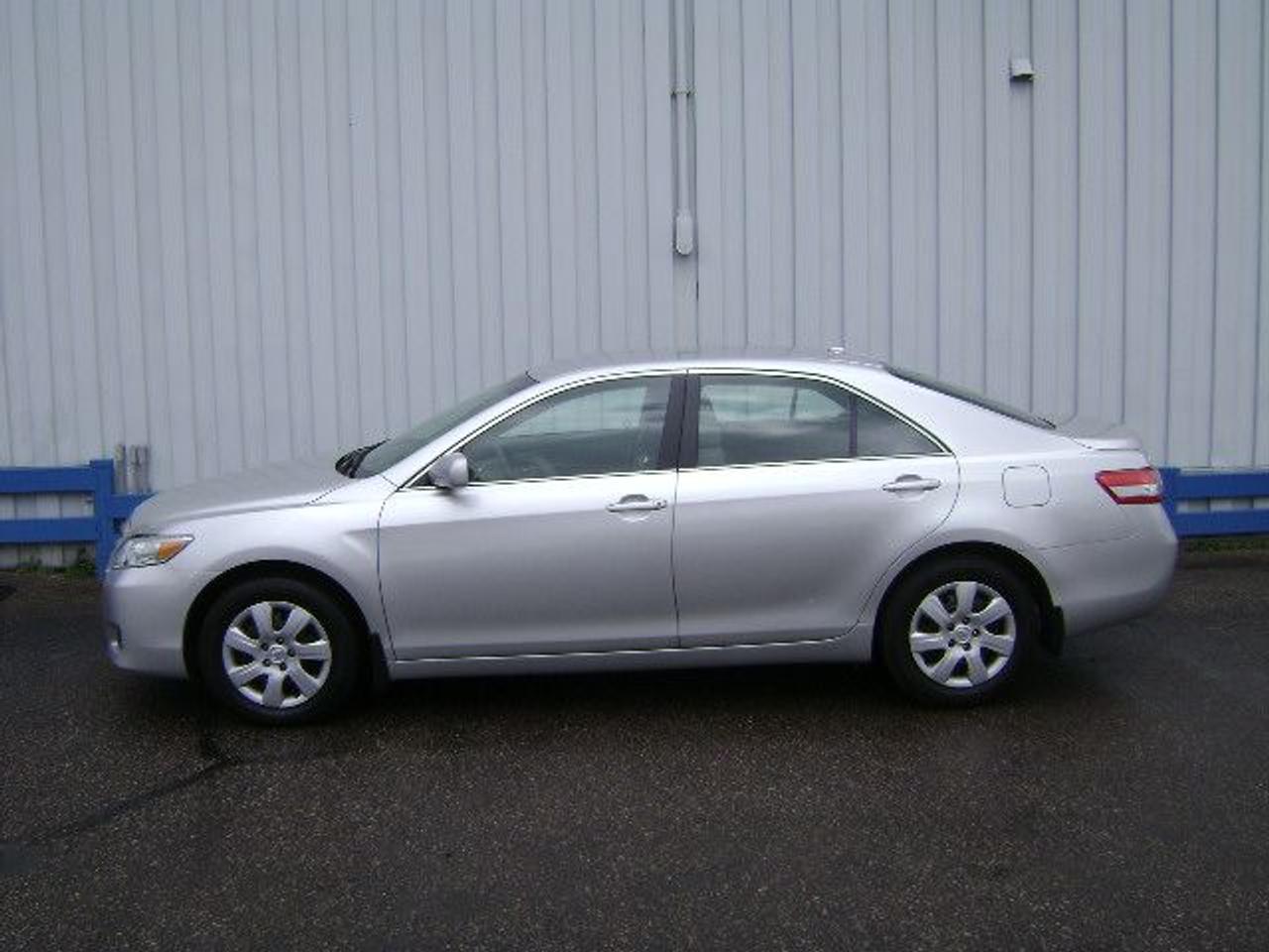 <p>This Canadian car includes an accident free CARPROOF history report, balance of factory warranty, and is guaranteed lien free. Buy with Confidence - Non-commissioned sales staff! Family Owned Business for Over 30 Years! Trade-ins welcome. Fill out our online credit application 24/7 at www.qualitycarsales.com to get pre-approved! Used vehicle. Previous daily rental. Price/payments(OAC)+ taxes & licensing. Call for details!</p>