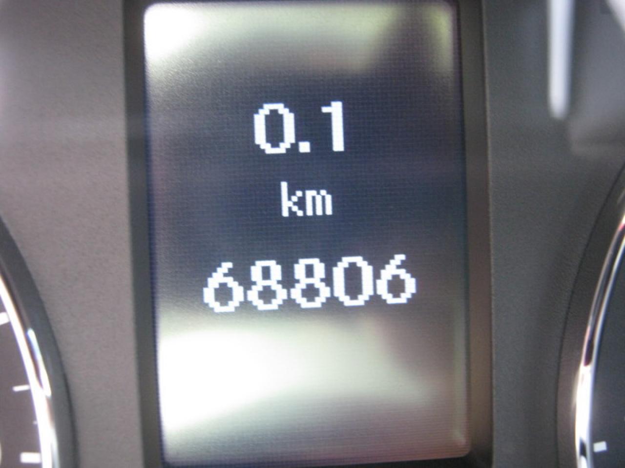 601885