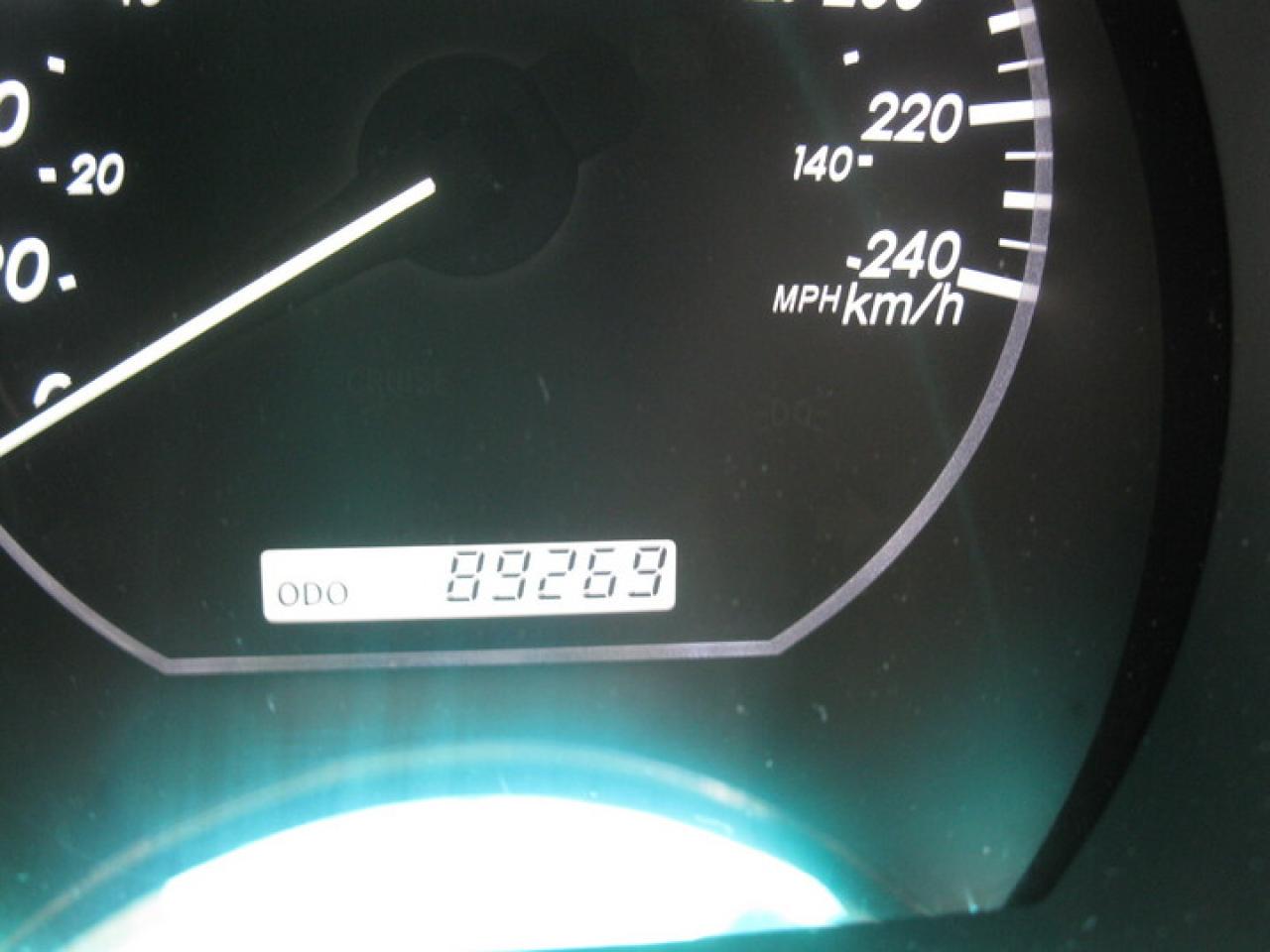 601943