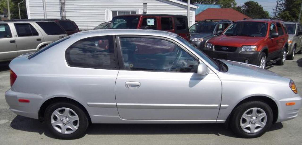 Used 2006 Hyundai Accent GS for sale in St. Lowbanks, ON