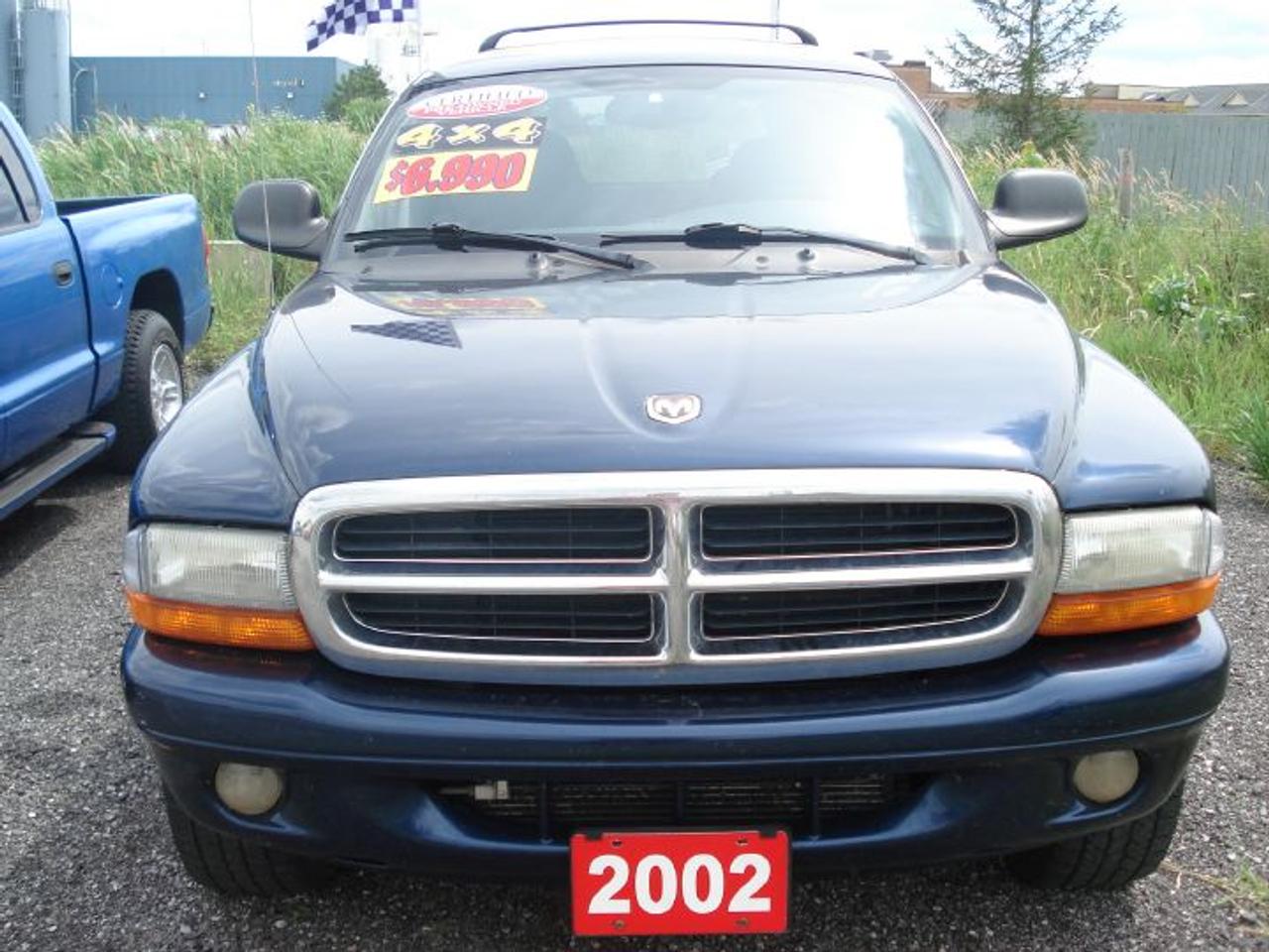 Durango is sized between midsize and full-size SUVs and offers three rows of seats. A 4.7L V8 is featured in this SLT.  Available within 24HRS of purchase.