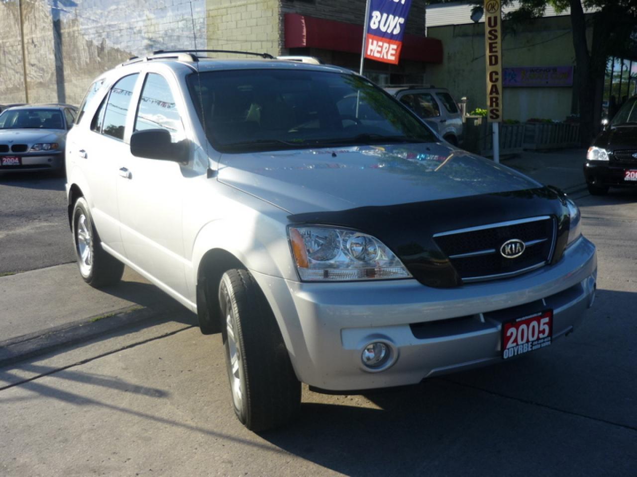 Used 2005 Kia Sorento LX-4X4-LOADED for sale in Scarborough, ON