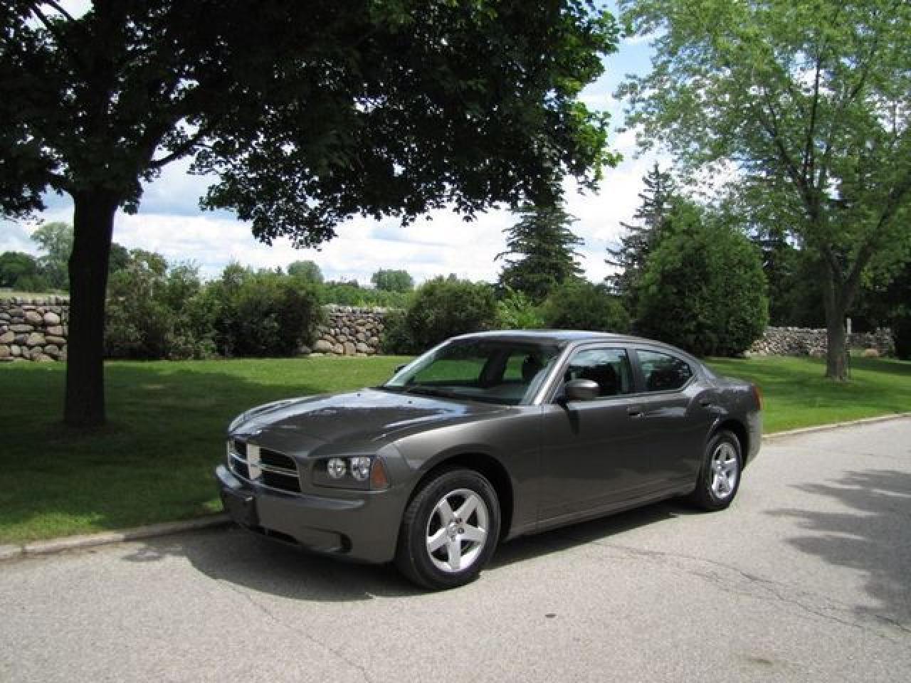 Used 2010 Dodge Charger SEVENTEENS! ALLOYS!!! NEW TIRES!! Sedan for sale in Guelph, ON