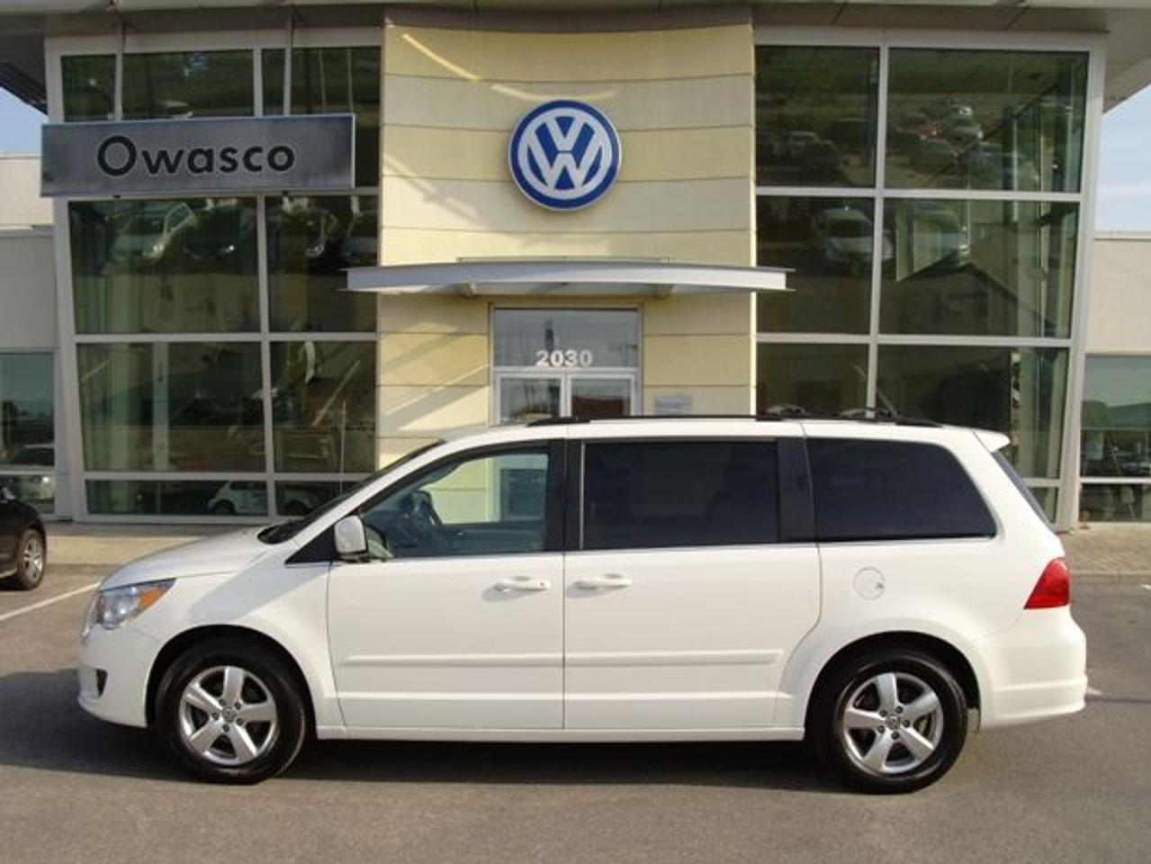 ROUTAN HIGHLINE!!! BALANCE OF FACTORY WARRANTY AND 2 YRS OR 40,000KM VW EXTENDED, REAR SEAT ENTERTAINMENT, SUNROOF, LEATHER INTERIOR, BEAUTIFUL VEHICLE WONT LAST LONG ASK ABOUT OUR SPECIAL FINANCE RATES!!! *PLUS APPLICABLE TAXES