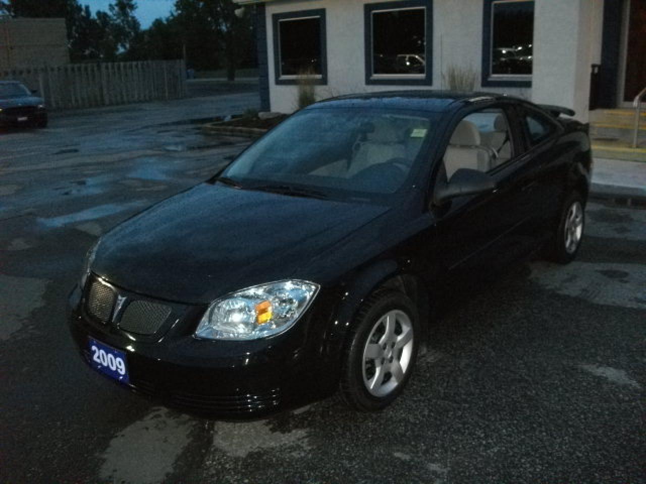 Used 2009 Pontiac G5  for sale in Essex, ON