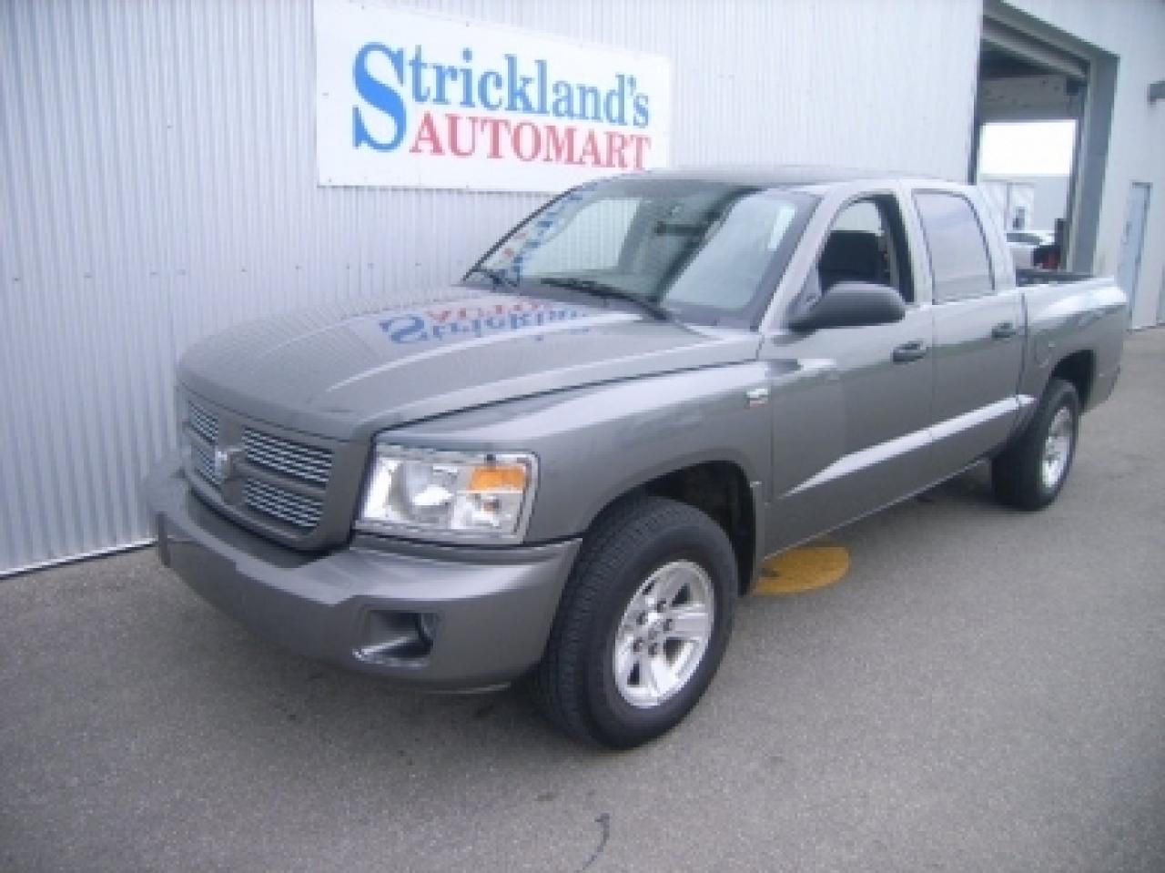 Used 2009 Dodge Dakota V8 SXT 4X4 CREW CAB PREOWNED for sale in Lakeshore, ON