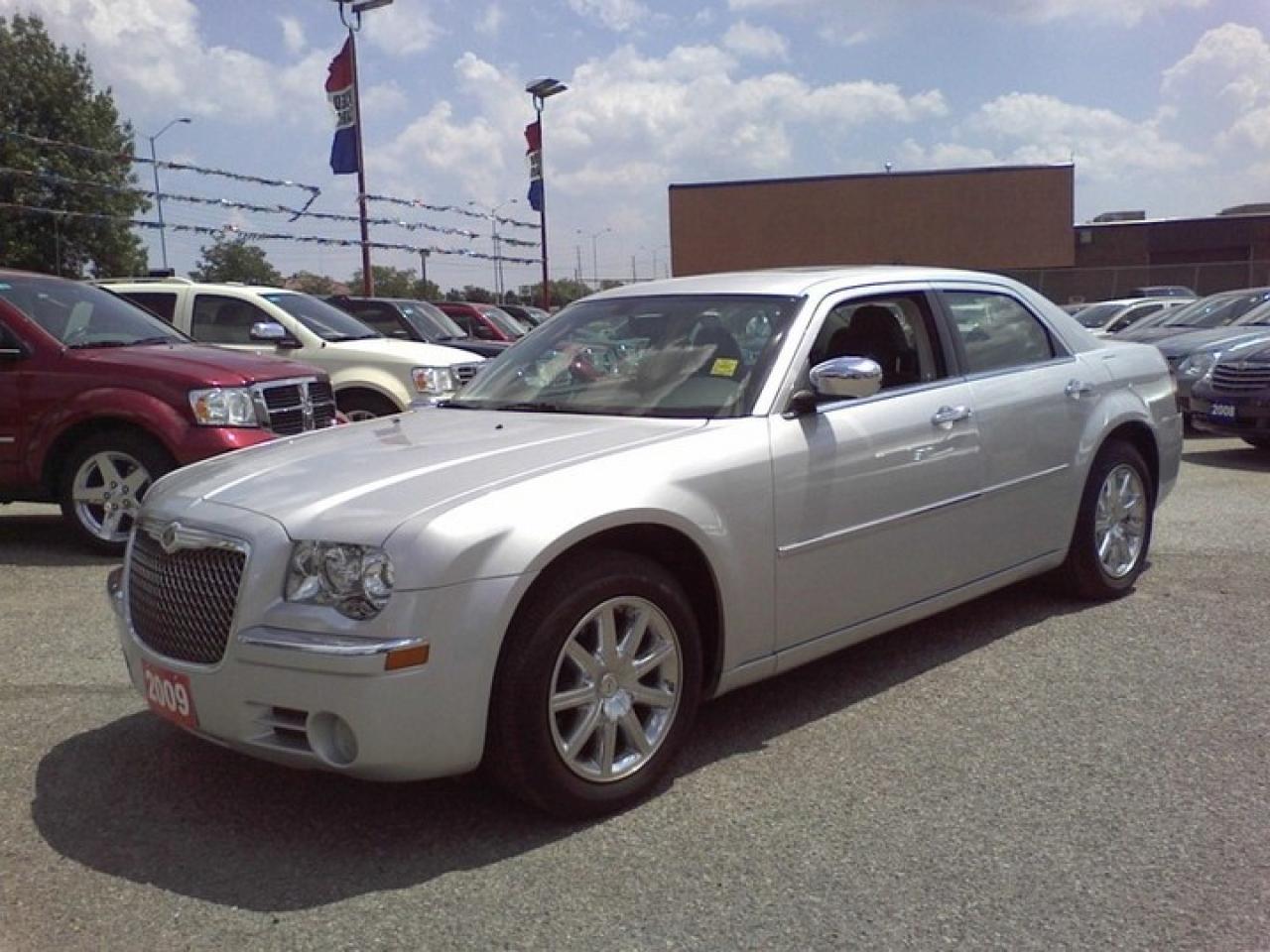 Used 2009 Chrysler 300 Limited Sedan 4D for sale in Mississauga, ON