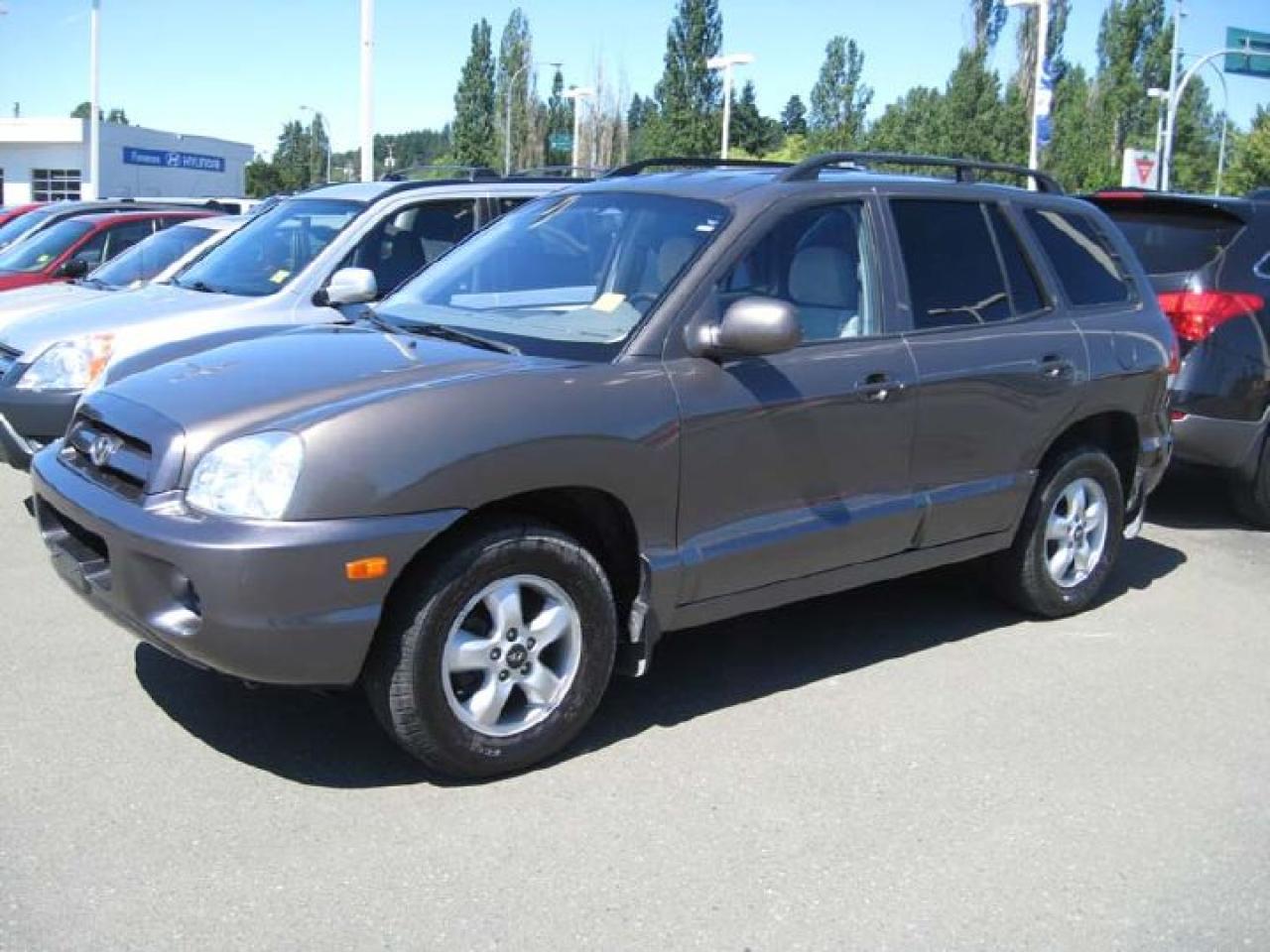 Used 2005 Hyundai Santa Fe GL for sale in Courtenay, BC