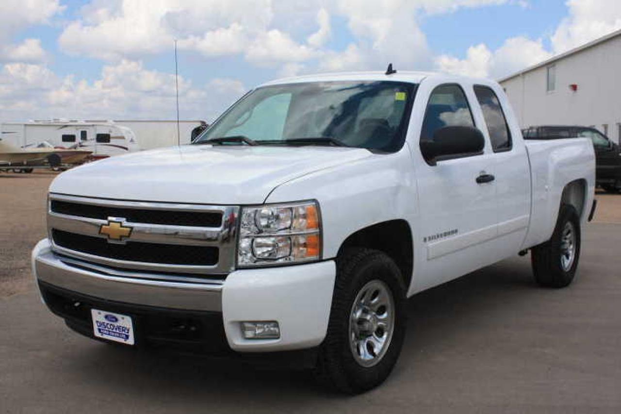 Used 2008 Chevrolet Silverado 1500 LT for sale in Humboldt, SK