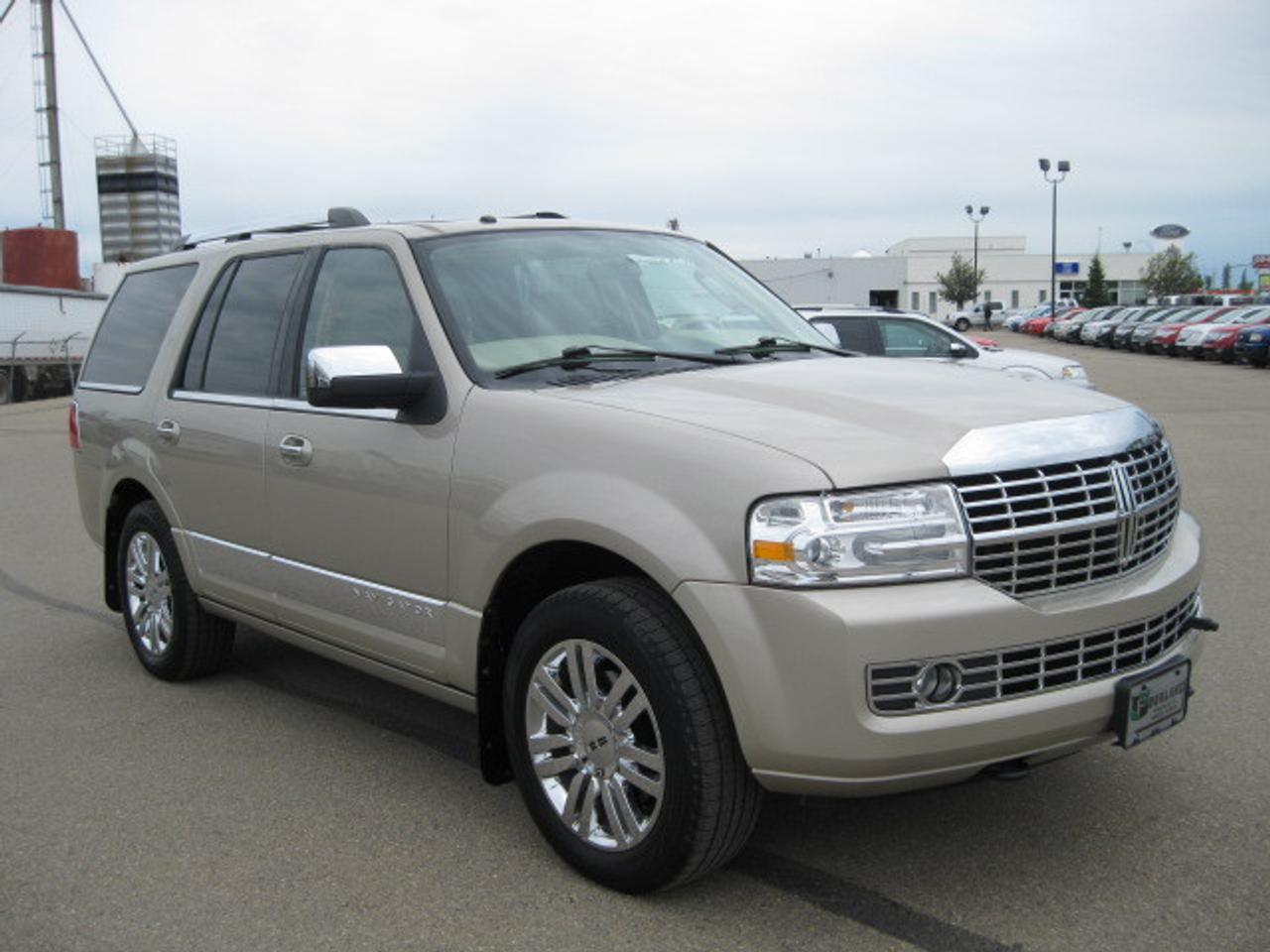 5.4L V8/AOD
All information is as accurate as possible, please confirm all options to avoid problems. Price shown was correct at time of listing, call or email for newest price and availability.