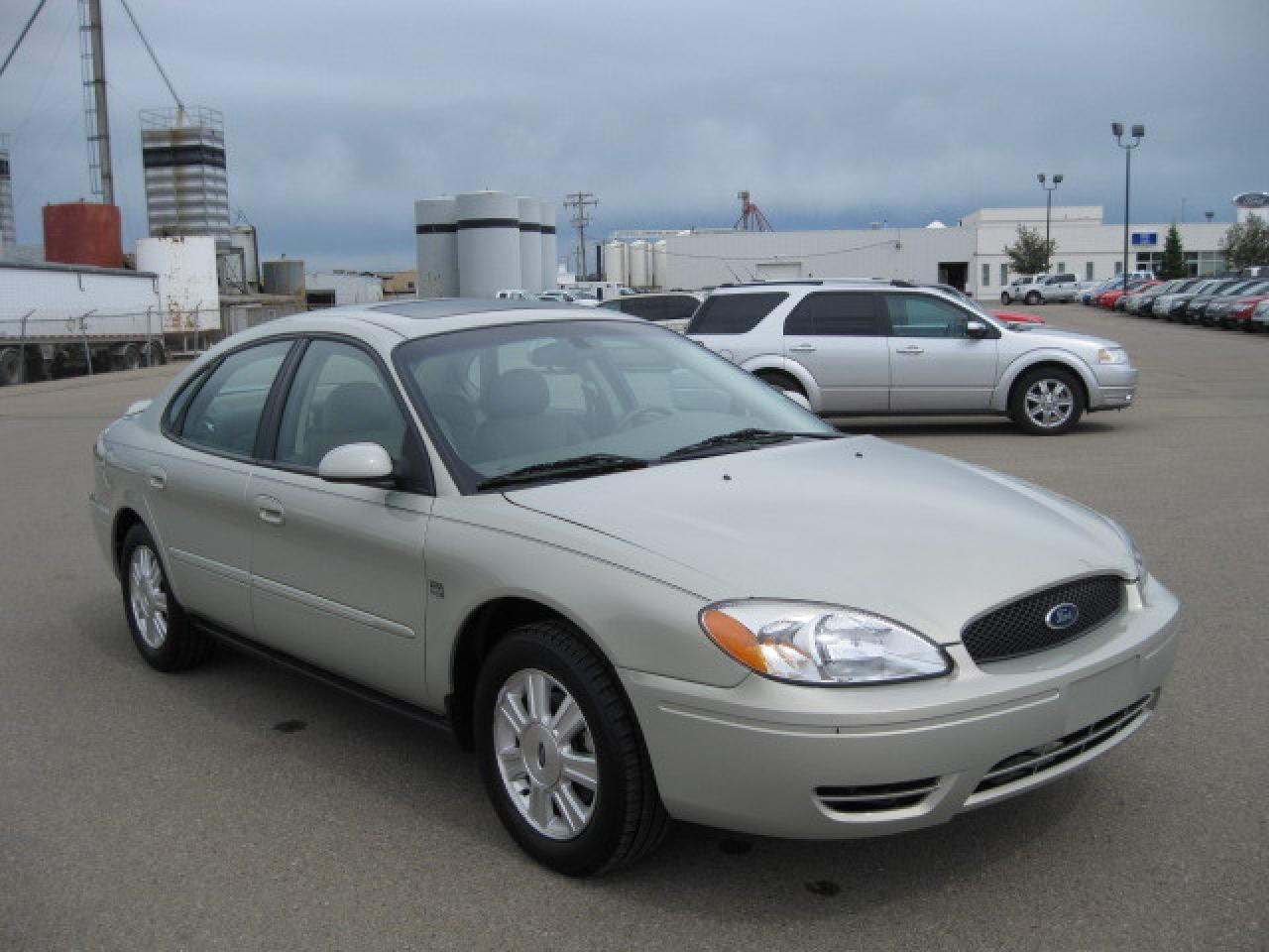 Used 2004 Ford Taurus SEL for sale in Innisfail, AB