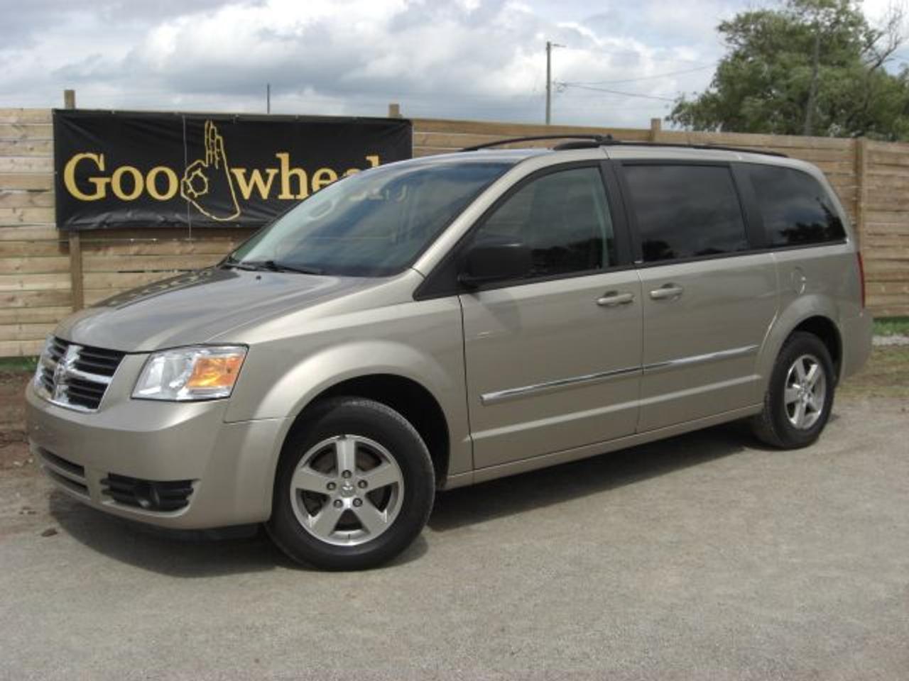 OFF LEASE, ONE OWNER, CARPROOF CLEAN