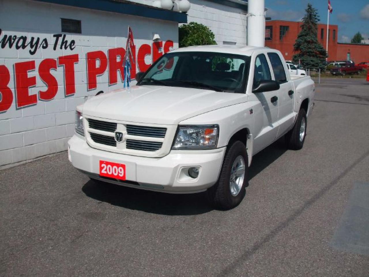 Used 2009 Dodge Dakota SXT Quad Cab 4x4 for sale in Oshawa, ON