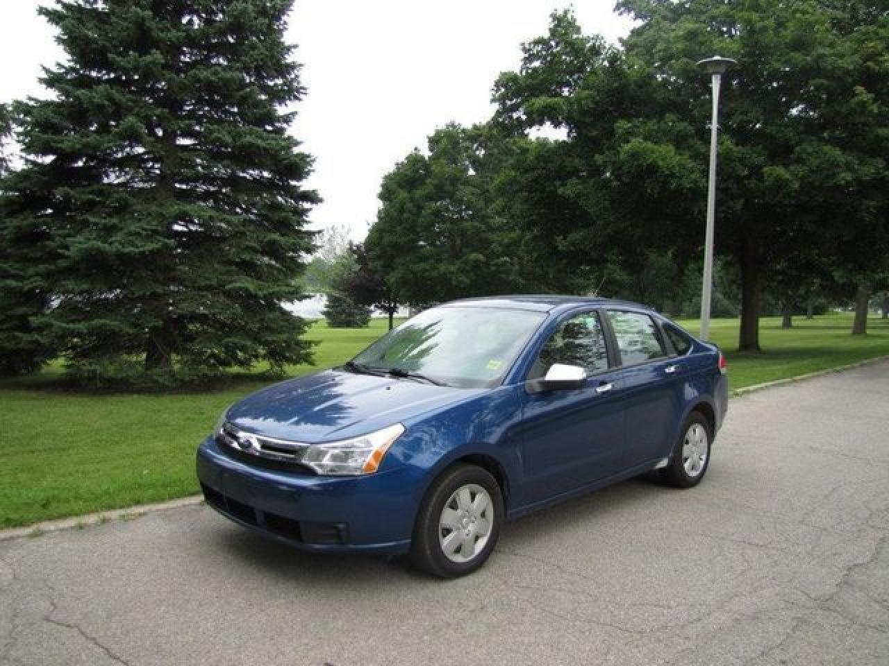 Used 2008 Ford Focus SE  HEATED SEATS!!! LOADED!!! Sedan for sale in Guelph, ON