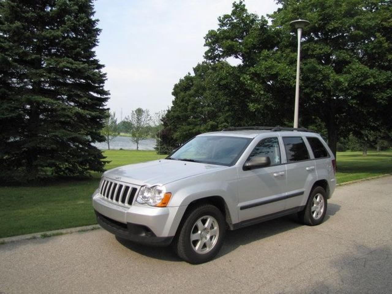 Used 2009 Jeep Grand Cherokee LAREDO 4WD LEATHER!!! 4x4 SUV for sale in Guelph, ON