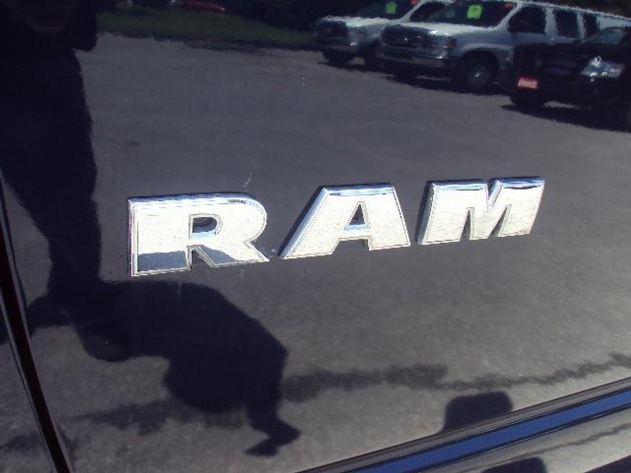 603679.9636569