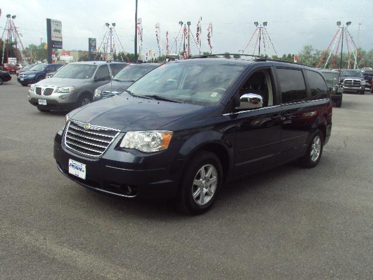 Used 2008 Chrysler Town and Country  for sale in Ottawa, ON