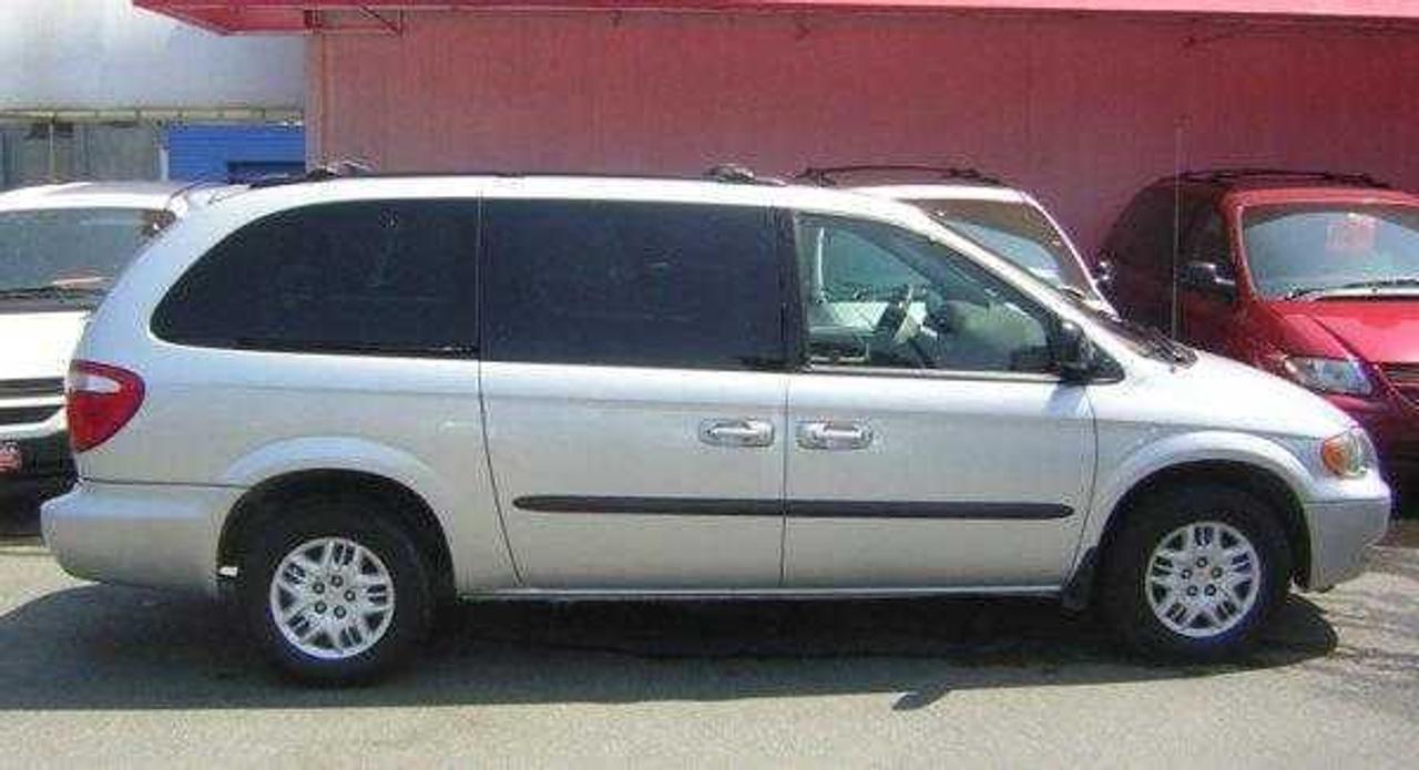 - GVWR: 5001 - 6000 Lbs.
- Brake System: Hydraulic

2003 Dodge Grand Caravan Sport BCAA Inspected
136 km local dual a/c quads tilt cc V6Power group
 key less NEW BRAKES runs excellent
Financing Available good or bad credit 
Guaranteed credit approval, you work you drive,  
International student program, on approved credit
To view our inventory or apply on line visit
www.daytonaauto.net or call 604-263-2222